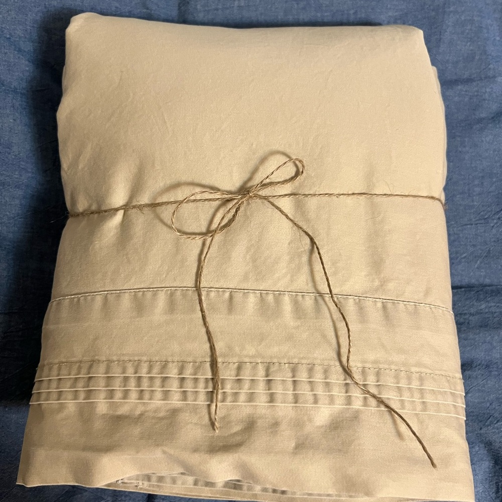 Cream/Light cotton 4 pc Tan King Sheets and Cases